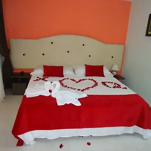 House A 5 Min De La Embajada Americana Colombia